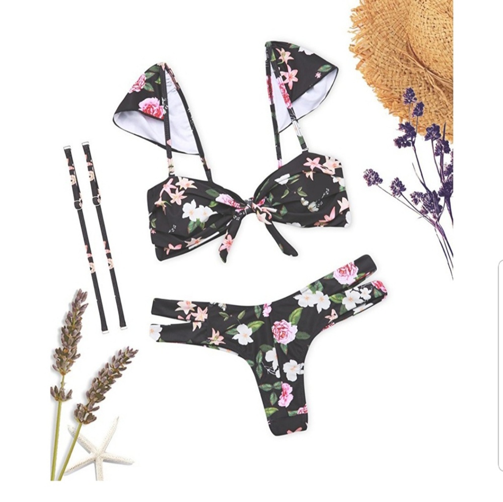 Super cute floral swimsuit set